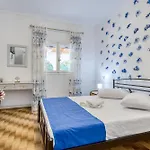 Rossa - Hideaway By The Sea Апартаменты *