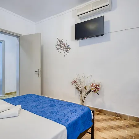 Rossa - Hideaway By The Sea